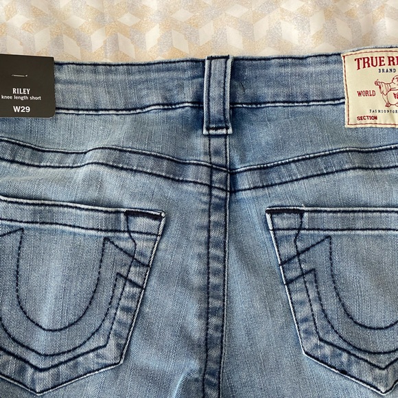 True Religion Knee Length Rilely Shorts - Picture 2 of 4